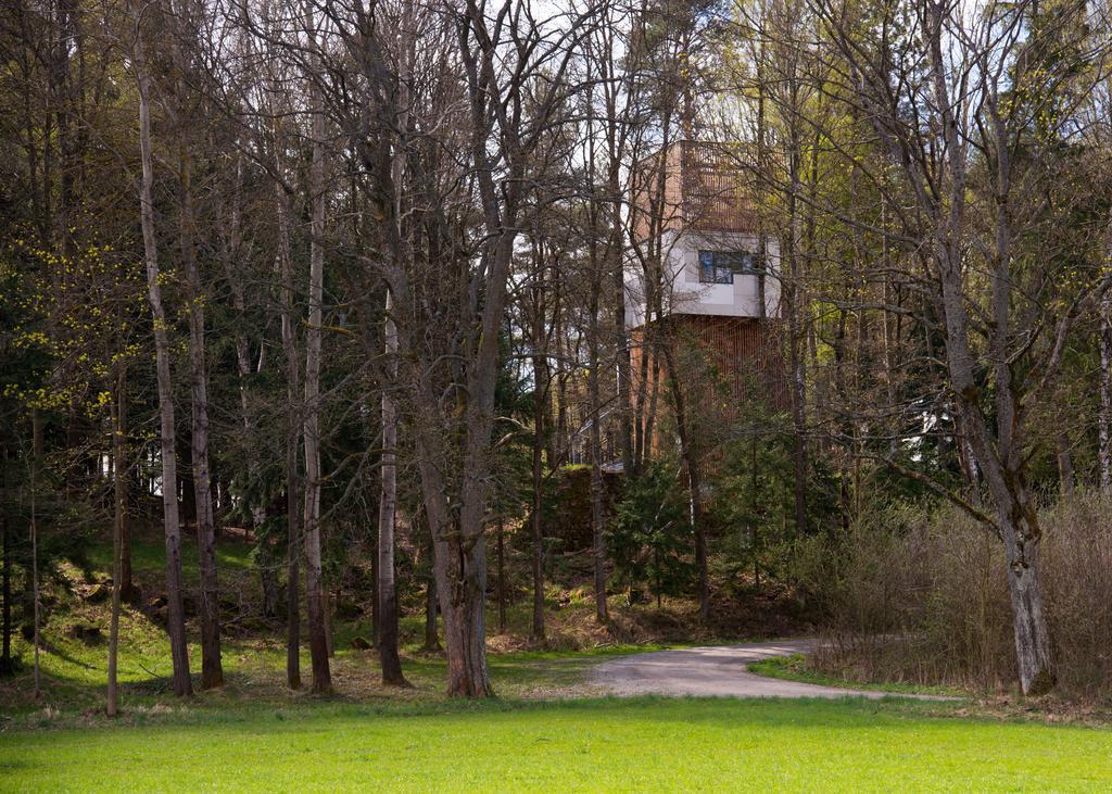 Baumhaus Lodge Schrems Schrems  エクステリア 写真